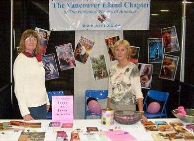 Susan Lyons with Lee McKenzie at the Victoria Women Show